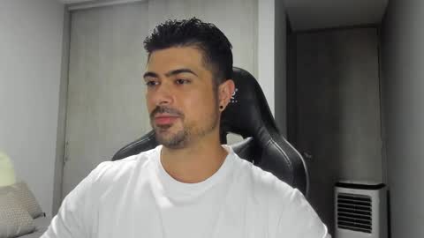 Snapshot of adam_clarke chatting on March 7, 2025, 2:57 am adam clarke online show from March 7, 2025, 2:57 am