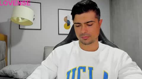 Snapshot of adam_clarke chatting on September 18, 2025, 9:17 pm adam clarke online show from September 18, 2025, 9:17 pm