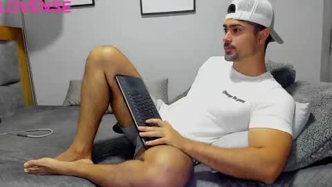 Snapshot of adam_clarke chatting on October 7, 2025, 1:25 am adam clarke online show from October 7, 2025, 1:25 am