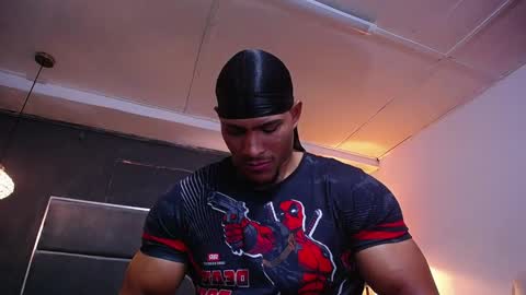 adam_fit19cm online show from March 18, 2026, 3:04 pm