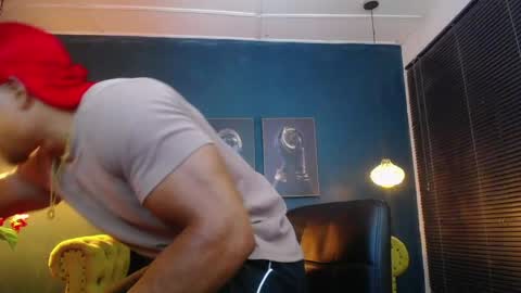 adam_fit19cm online show from April 26, 2026, 1:36 am