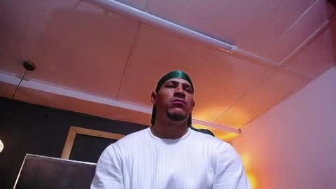 adam_fit19cm online show from April 27, 2026, 2:15 pm