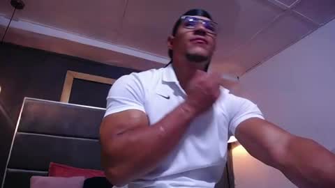 adam_fit19cm online show from June 11, 2026, 2:26 pm