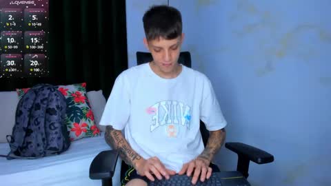 Snapshot of adam_hard_ chatting on February 3, 2025, 7:52 pm Adam online show from February 3, 2025, 7:52 pm