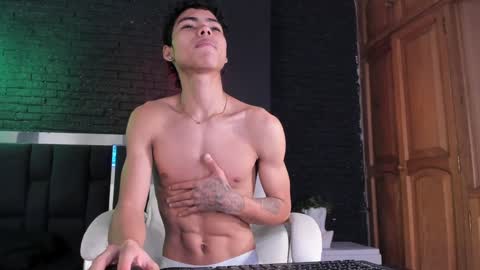 adam_piarse online show from December 26, 2024, 11:03 pm