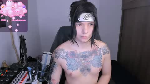 Snapshot of adam_rocket chatting on June 5, 2026, 11:43 pm Adam online show from June 5, 2026, 11:43 pm