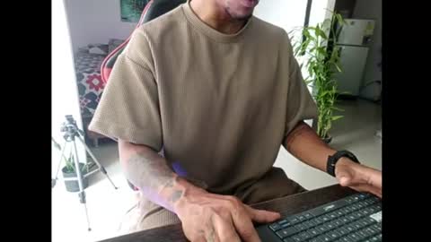 Snapshot of adam_valencia chatting on June 25, 2026, 3:49 pm Adam Valencia online show from June 25, 2026, 3:49 pm