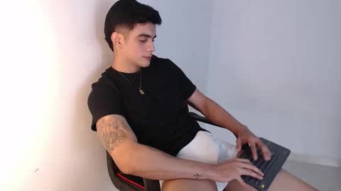 Snapshot of adama_soa chatting on October 5, 2025, 5:50 am Hello guys excuse my absence I will be absent for several days for health reasons I hope you understand thank you very much. online show from October 5, 2025, 5:50 am