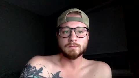 adamblack_1 online show from October 3, 2025, 4:42 am