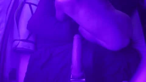 adamineve online show from January 25, 2025, 2:58 am