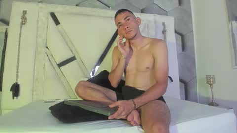Snapshot of adammendoza34 chatting on September 19, 2025, 2:46 am adammendoza34 online show from September 19, 2025, 2:46 am