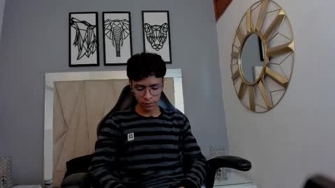 Adams Bobby online show from October 30, 2025, 11:44 am