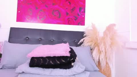 Cloe Adams  online show from April 23, 2026, 12:29 pm