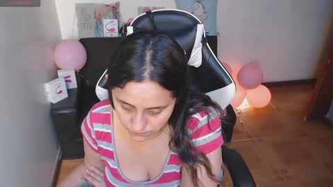 Snapshot of adams_mel chatting on May 7, 2026, 1:38 pm adams_mel online show from May 7, 2026, 1:38 pm