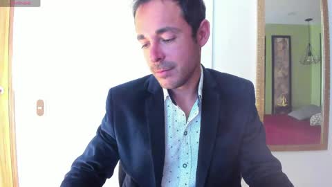 Im Adams Sanz online show from May 1, 2026, 7:18 pm