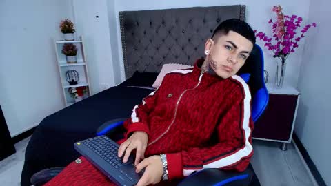 AdamsWalkerr  online show from March 17, 2026, 12:08 pm