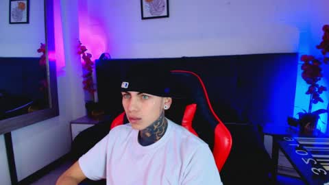 AdamsWalkerr  online show from May 2, 2026, 1:05 pm