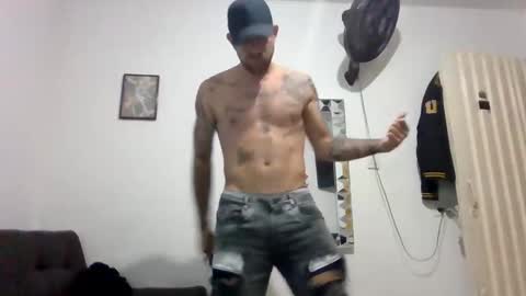 Snapshot of adan_carter chatting on November 17, 2025, 2:06 am adan_carter online show from November 17, 2025, 2:06 am