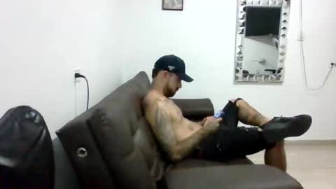 Snapshot of adan_carter chatting on November 23, 2025, 3:28 am adan_carter online show from November 23, 2025, 3:28 am