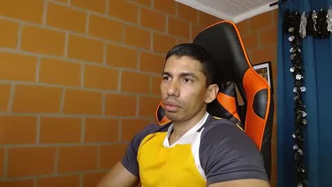 Snapshot of adan_sin1 chatting on January 21, 2025, 2:37 pm Adan Sin online show from January 21, 2025, 2:37 pm