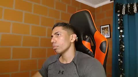 Snapshot of adan_sin1 chatting on February 1, 2025, 8:16 pm Adan Sin online show from February 1, 2025, 8:16 pm