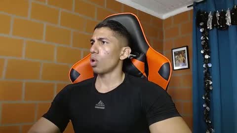 Snapshot of adan_sin1 chatting on February 17, 2025, 3:31 pm Adan Sin online show from February 17, 2025, 3:31 pm