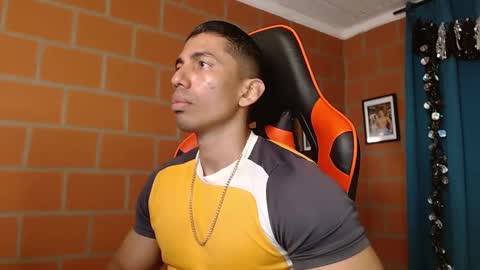 Snapshot of adan_sin1 chatting on February 20, 2025, 2:24 pm Adan Sin online show from February 20, 2025, 2:24 pm