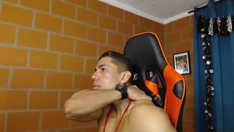 Snapshot of adan_sin1 chatting on February 26, 2025, 2:14 pm Adan Sin online show from February 26, 2025, 2:14 pm