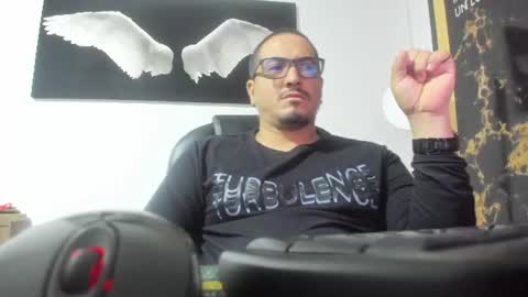 Snapshot of adan_smith_ chatting on June 10, 2026, 8:02 am online show from June 10, 2026, 8:02 am