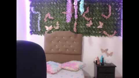 Snapshot of adara_cute_69 chatting on May 27, 2026, 7:44 pm Adara online show from May 27, 2026, 7:44 pm