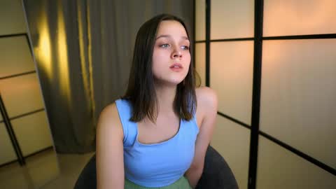 Snapshot of addy_moon chatting on March 7, 2025, 4:33 pm Addy online show from March 7, 2025, 4:33 pm