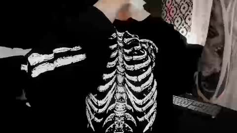 Ade  online show from September 12, 2025, 8:09 pm