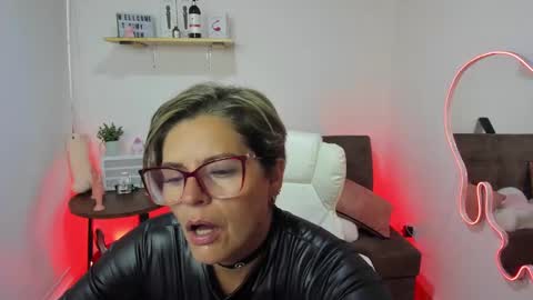 adeellee online show from January 21, 2025, 12:18 pm