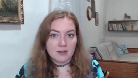 Adel online show from November 30, 2025, 4:22 pm