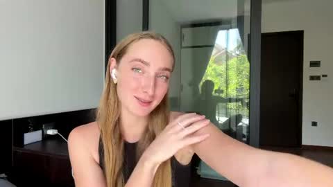 Snapshot of adelasonkin chatting on July 30, 2026, 7:51 am Elizabeth online show from July 30, 2026, 7:51 am