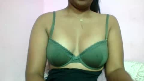 adelealy online show from July 14, 2026, 2:05 am