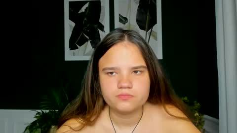 adelecruzz online show from May 8, 2026, 11:59 am