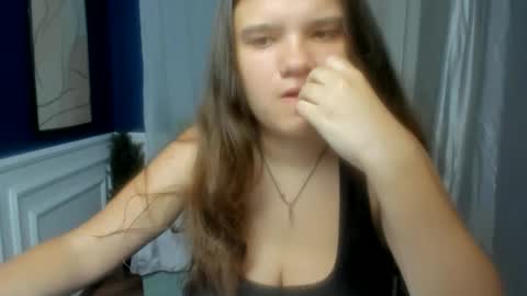adelecruzz online show from June 6, 2026, 11:48 am