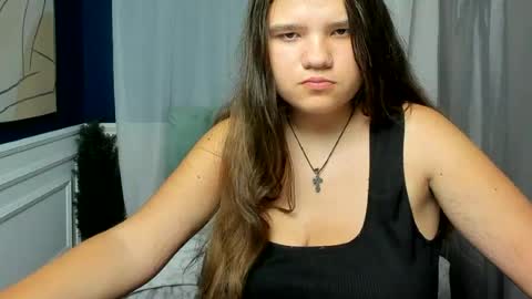 adelecruzz online show from June 22, 2026, 12:02 pm