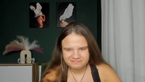 adelecruzz online show from July 3, 2026, 12:11 pm