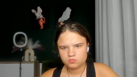 adelecruzz online show from July 6, 2026, 3:36 pm
