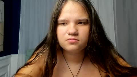 adelecruzz online show from July 28, 2026, 12:01 pm