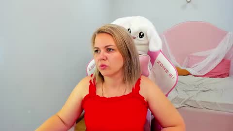 Snapshot of adeleravelle chatting on June 30, 2026, 5:08 am AdeleRavelle online show from June 30, 2026, 5:08 am