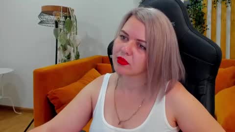Snapshot of adeleravelle chatting on July 9, 2026, 5:11 am AdeleRavelle online show from July 9, 2026, 5:11 am