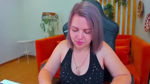 Snapshot of adeleravelle chatting on August 2, 2026, 5:06 am AdeleRavelle online show from August 2, 2026, 5:06 am