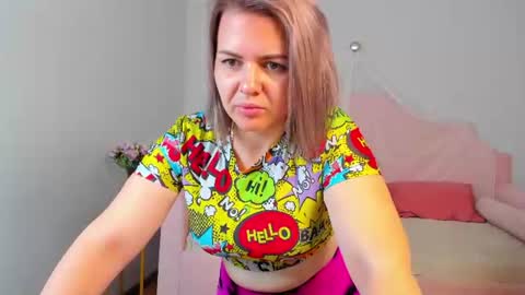 Snapshot of adeleravelle chatting on August 6, 2026, 5:31 am AdeleRavelle online show from August 6, 2026, 5:31 am