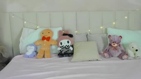 adelesilvy online show from June 5, 2026, 1:56 am