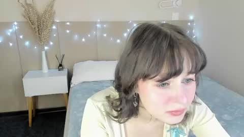 adelesilvy online show from June 18, 2026, 2:01 am