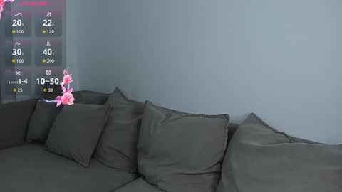 Snapshot of adelexx_zll chatting on June 18, 2026, 9:14 am adelexx_zll online show from June 18, 2026, 9:14 am