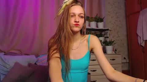 Lina online show from October 19, 2025, 8:26 am